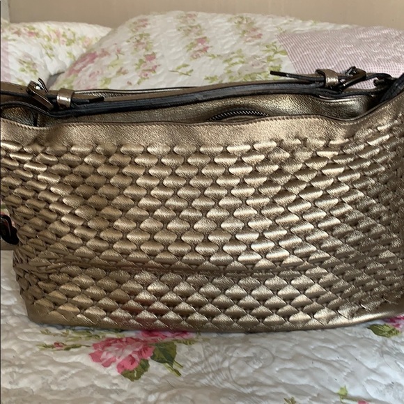 Burberrys metallic bronce bag .. gentile used - Picture 7 of 7